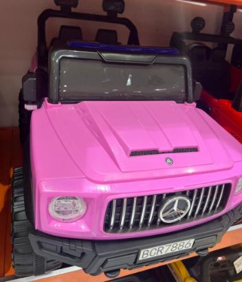 صورة جيب مرسيدس وردي